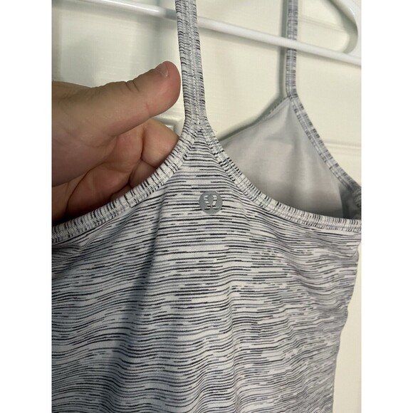Lululemon Womens Size 4 Power Y Tank Grey - Picture 5 of 7